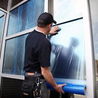TRIMACO WINDOW FILM BLUE Пленка самоклеющаяся, защитная для окон, в рулоне размером 60,96см Х 182,88м